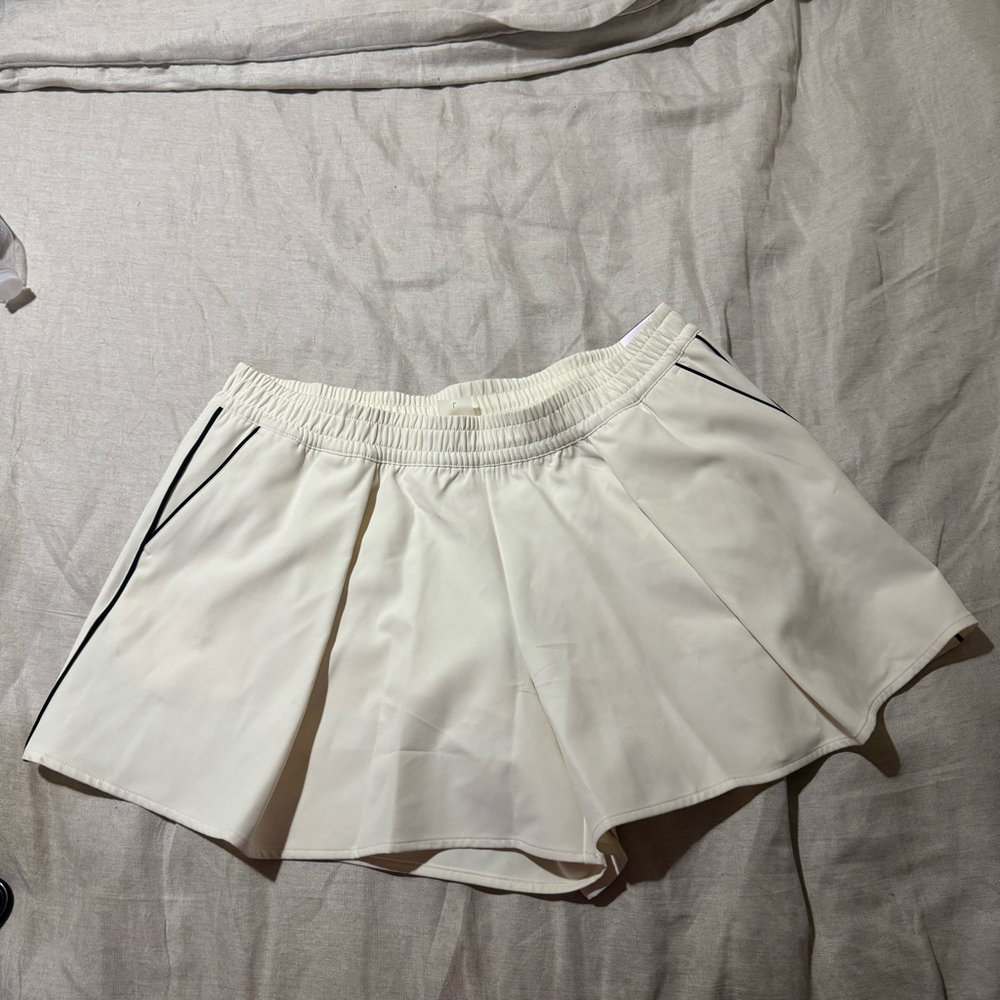 Calia Women’s White Relaxed Athletic Skort Shorts Size Large 5” Inseam Nwt